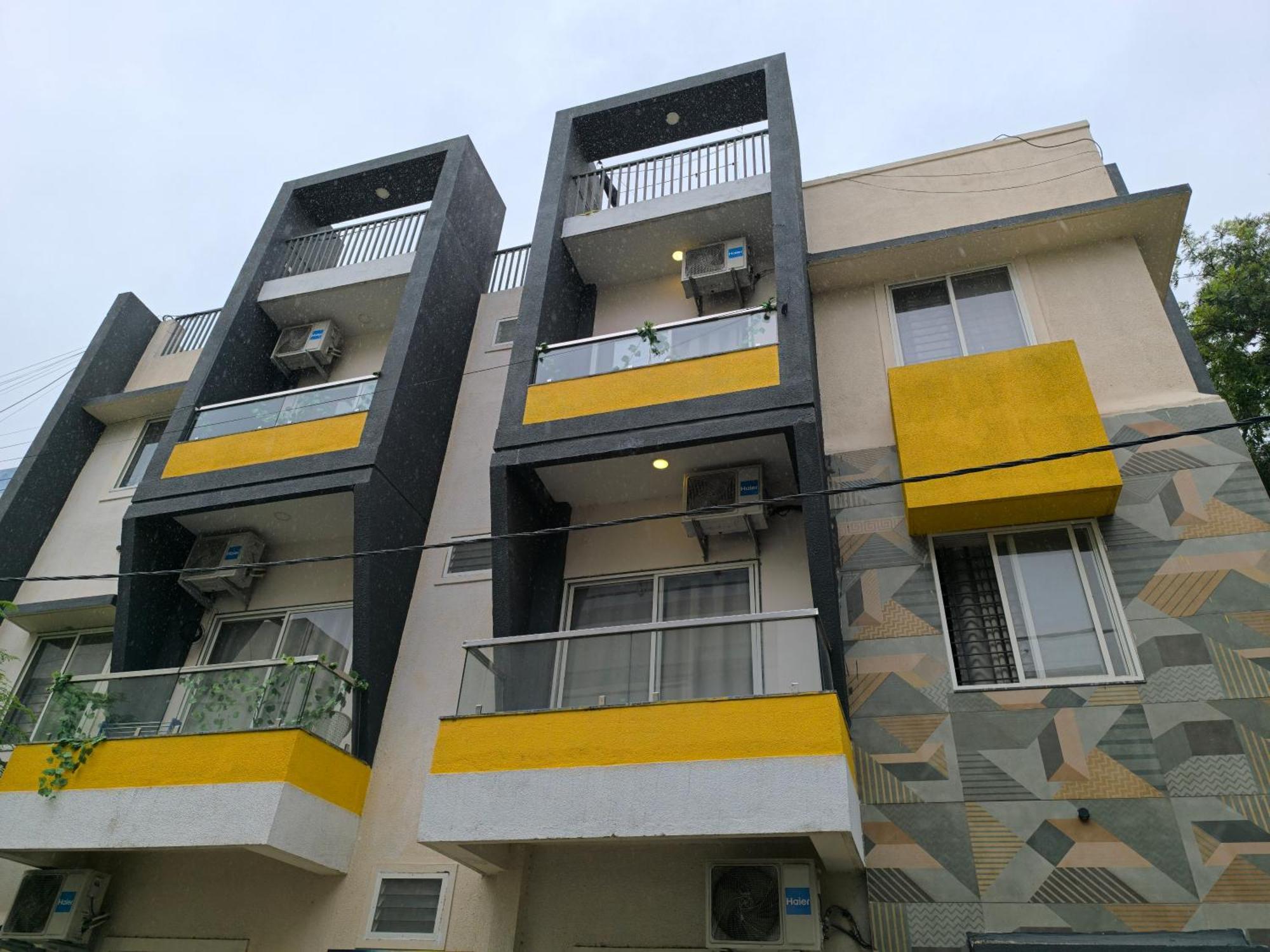 Orraica Standard Living Apartment
